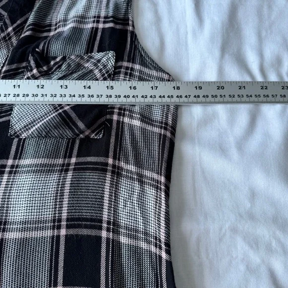 Warehouse One Sleeveless Plaid Button Down Hooded Shirt Black White Pink Medium - Picture 7 of 12